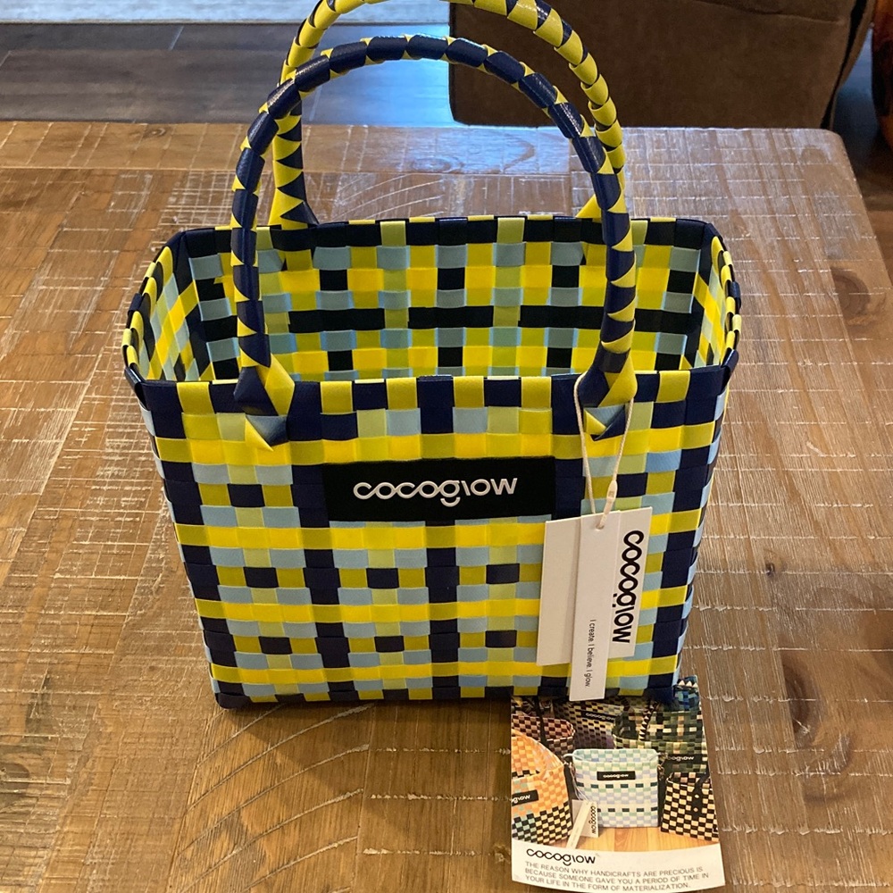Unique woven Asian shopping tote NWT Cocoglow